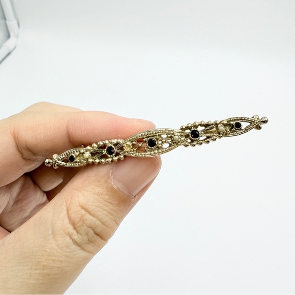 Vintage Jewelry - Vintage Bar Brooch – Gold Tone with Faux Pearls & Crystal Stones